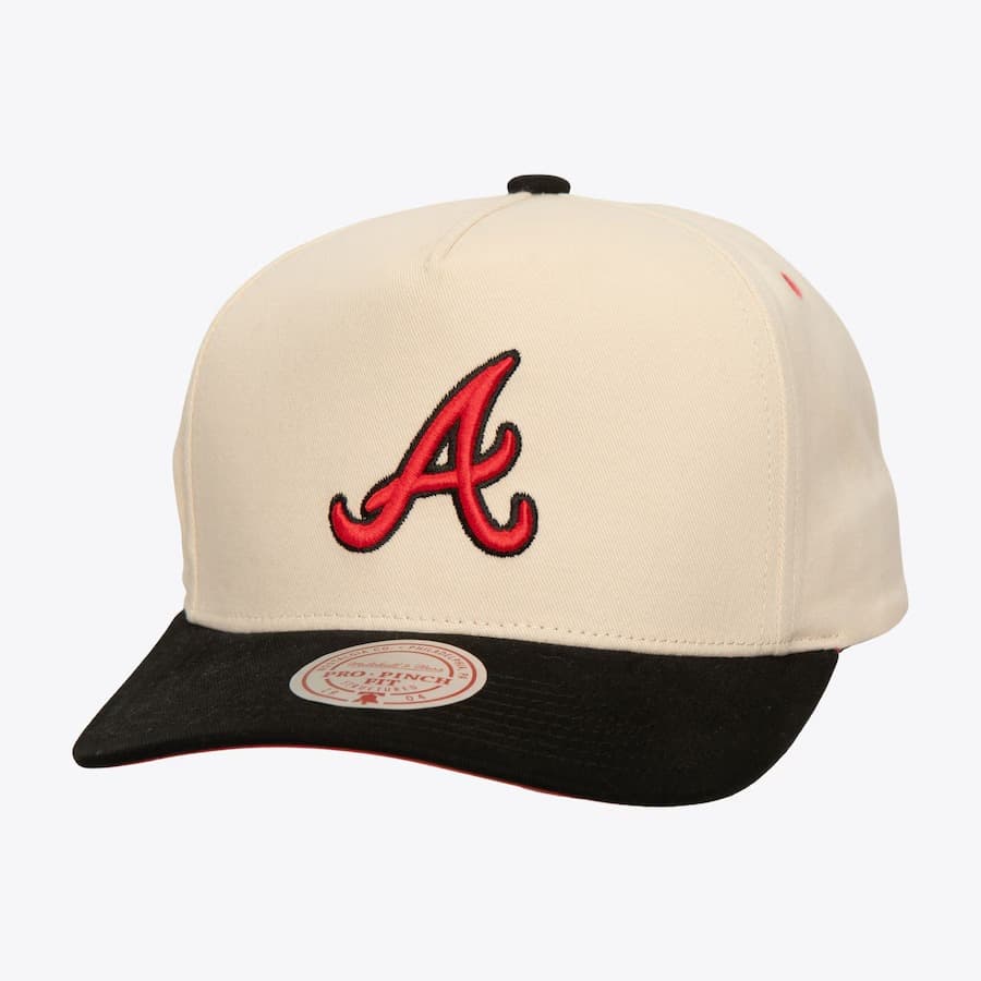 Бейсболка Mitchell & Ness Cream Atlanta Braves Overspray Pro Crown Snapback Hat