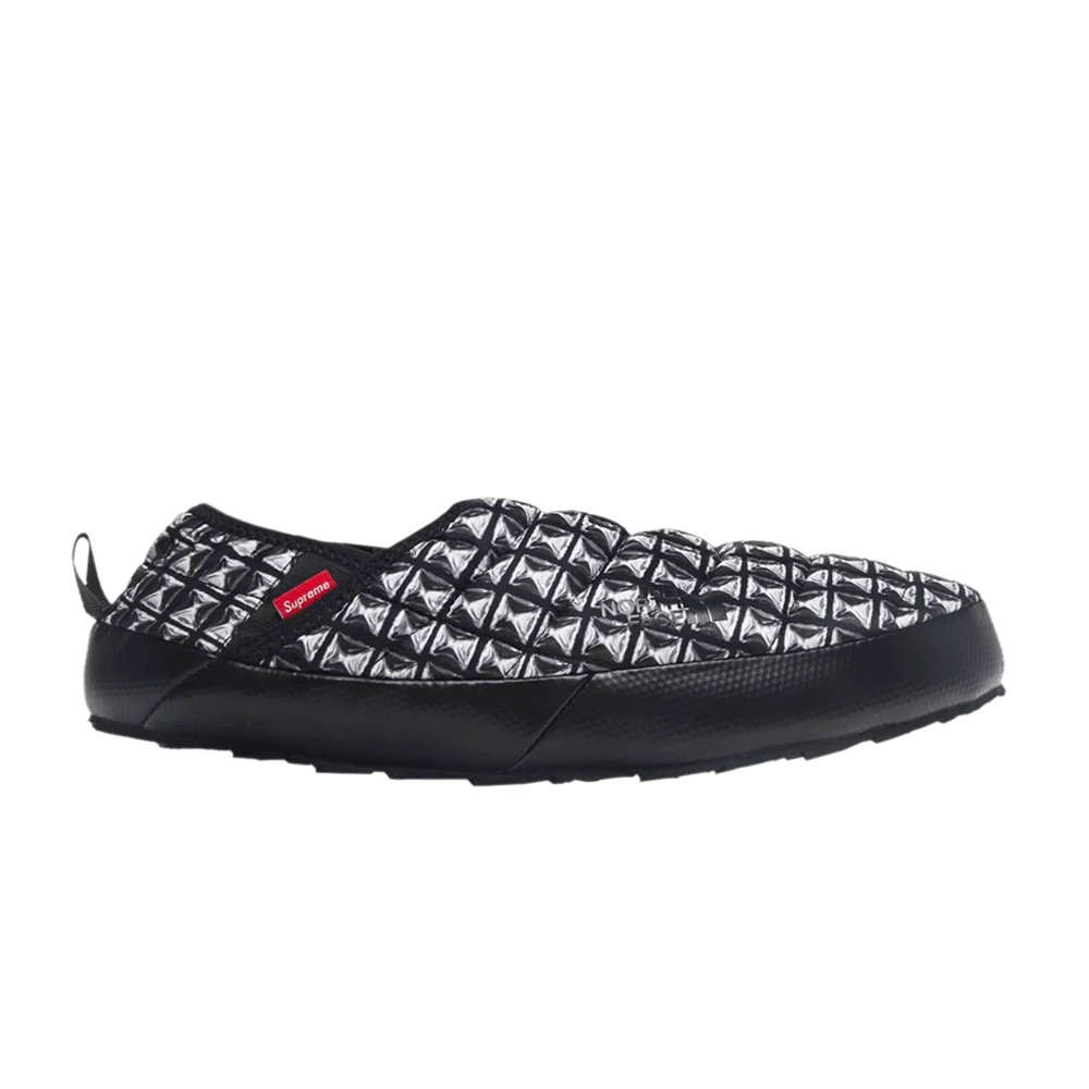 Тапочки Supreme x The North Face Traction Mule 'Black Studded Print'