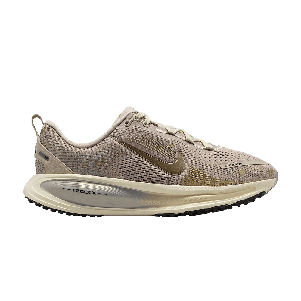 Кроссовки Nike Vomero 18 GS 'Cream Coconut Milk'