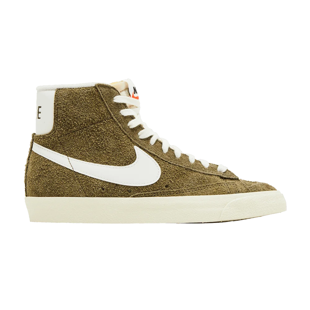 Кроссовки Nike Wmns Blazer Mid '77 Vintage 'Olive Suede'