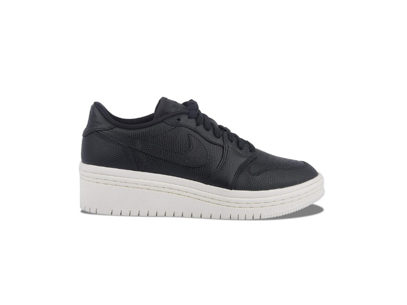 Кроссовки Wmns Air Jordan 1 Lifted 'Black'