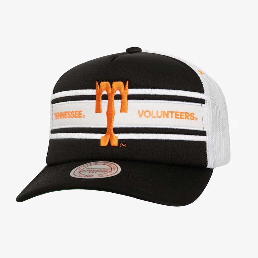 Бейсболка Mitchell & Ness Black Tennessee Volunteers Sideline Trucker Vintage Snapback Hat