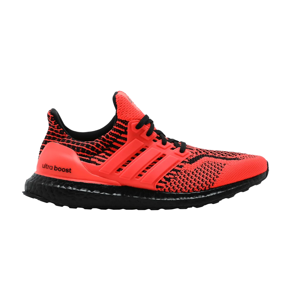 Кроссовки adidas UltraBoost 5.0 DNA 'Solar Red'
