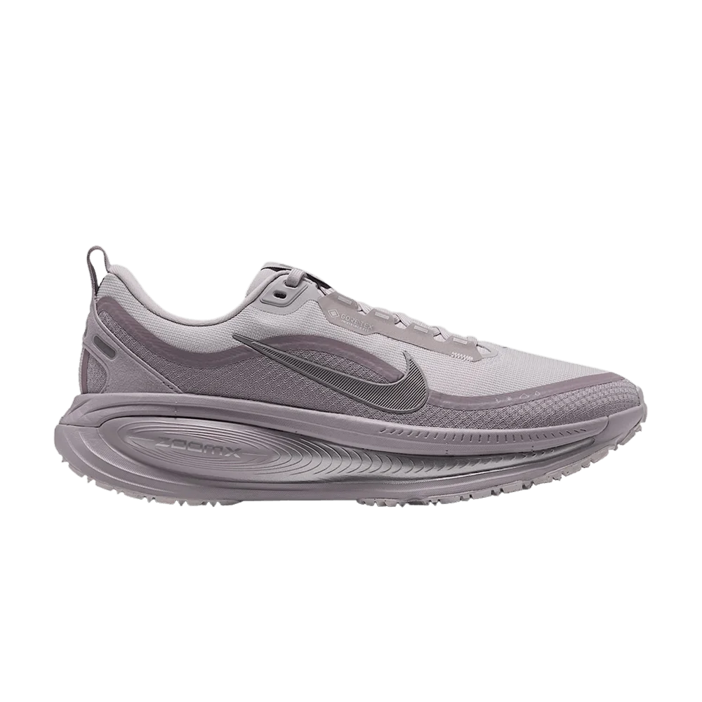 Кроссовки Nike Wmns Vomero 18 GORE-TEX Waterproof Road With Reflective Accents 'Vast Grey Silver Lilac Metallic Silver'