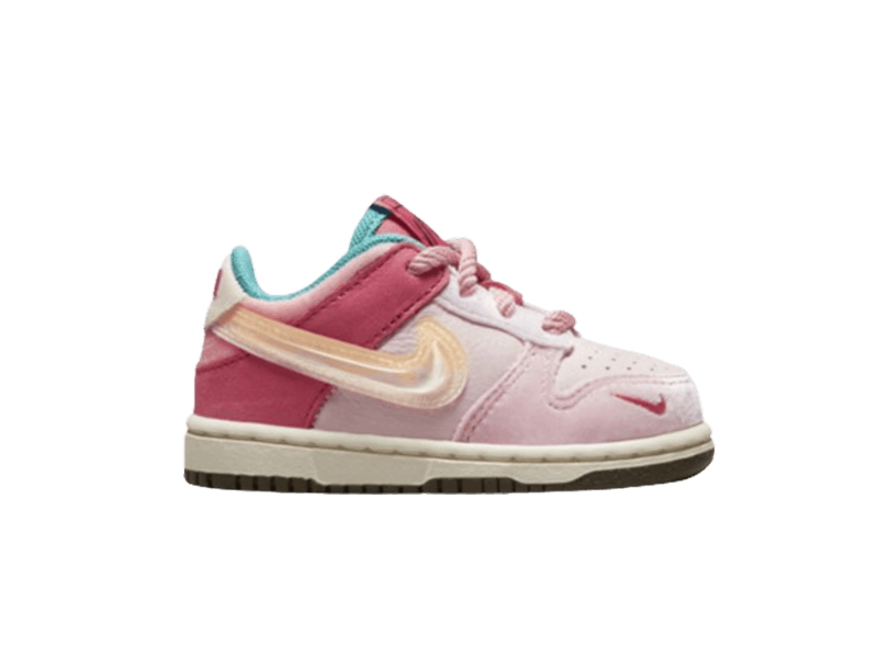 Кроссовки Social Status x Nike Dunk Low TD 'Strawberry Milk'