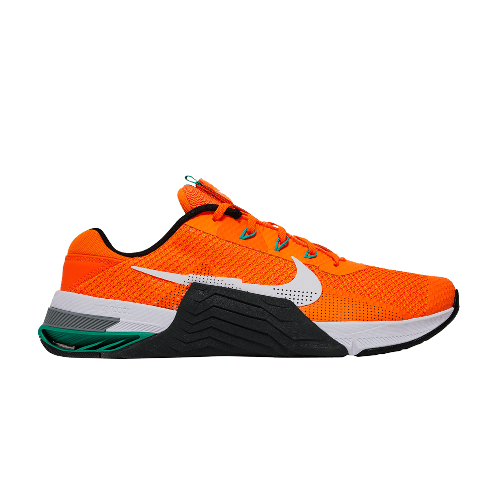 Кроссовки Nike Metcon 7 'Total Orange Clear Emerald'