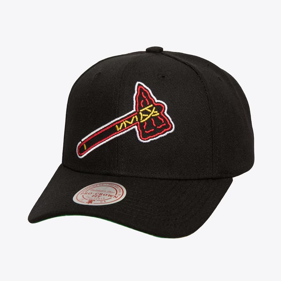 Бейсболка Mitchell & Ness Black Atlanta Braves Neon Logo Pro Crown Snapback Hat