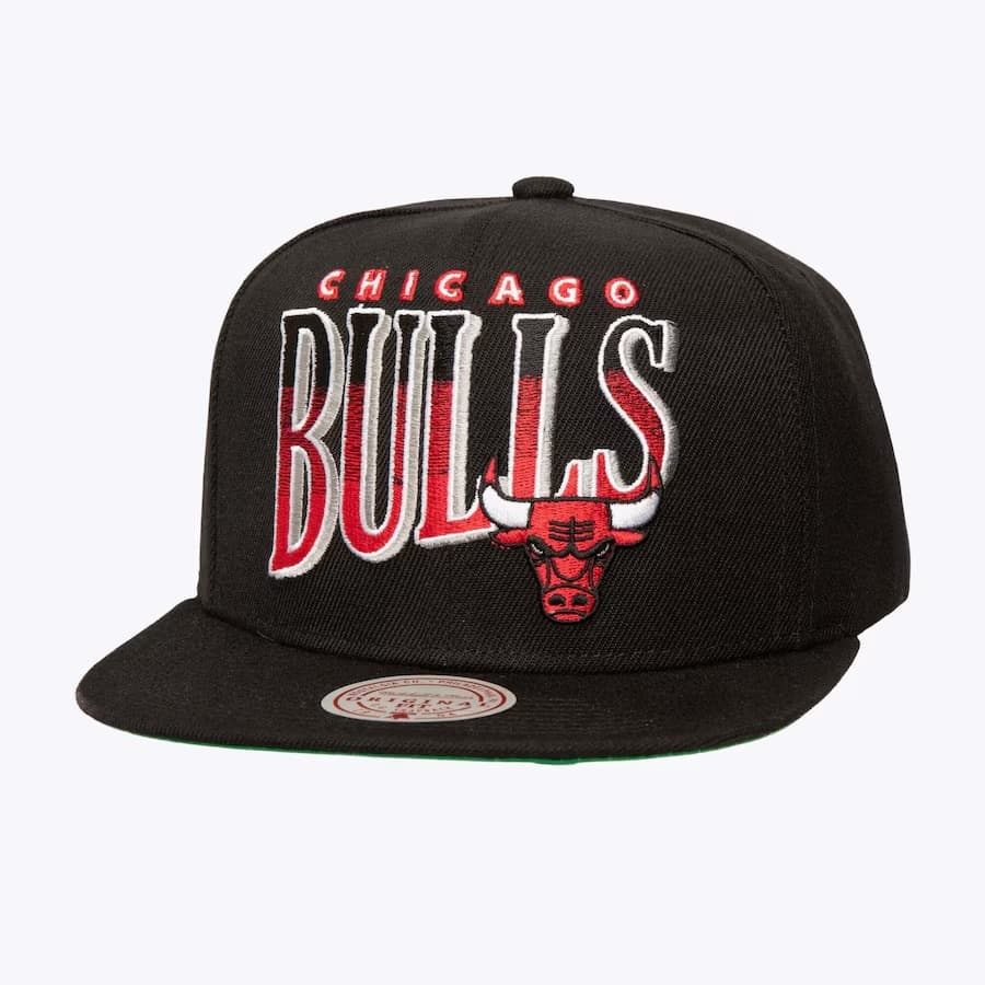 Бейсболка Mitchell & Ness Black Chicago Bulls Line Work OG Snapback Hat