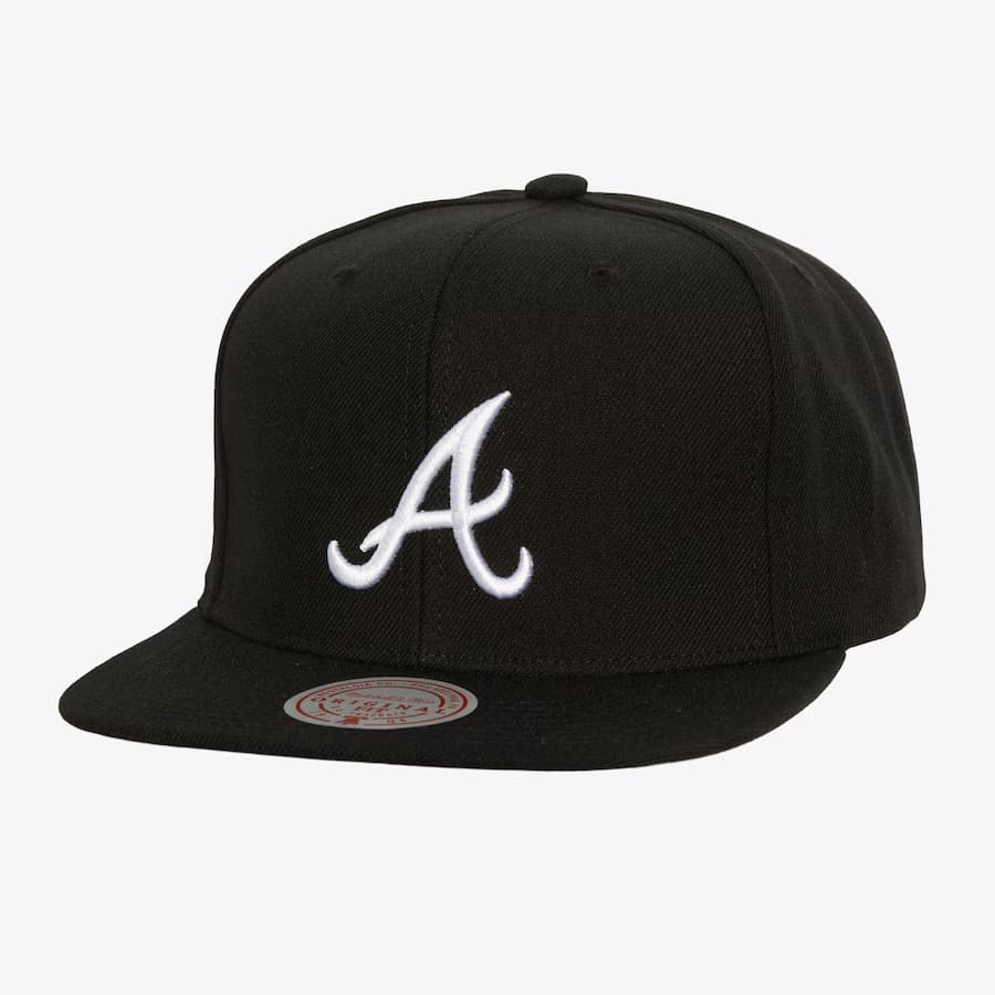 Бейсболка Mitchell & Ness Black White Atlanta Braves Evergreen OG Snapback Hat