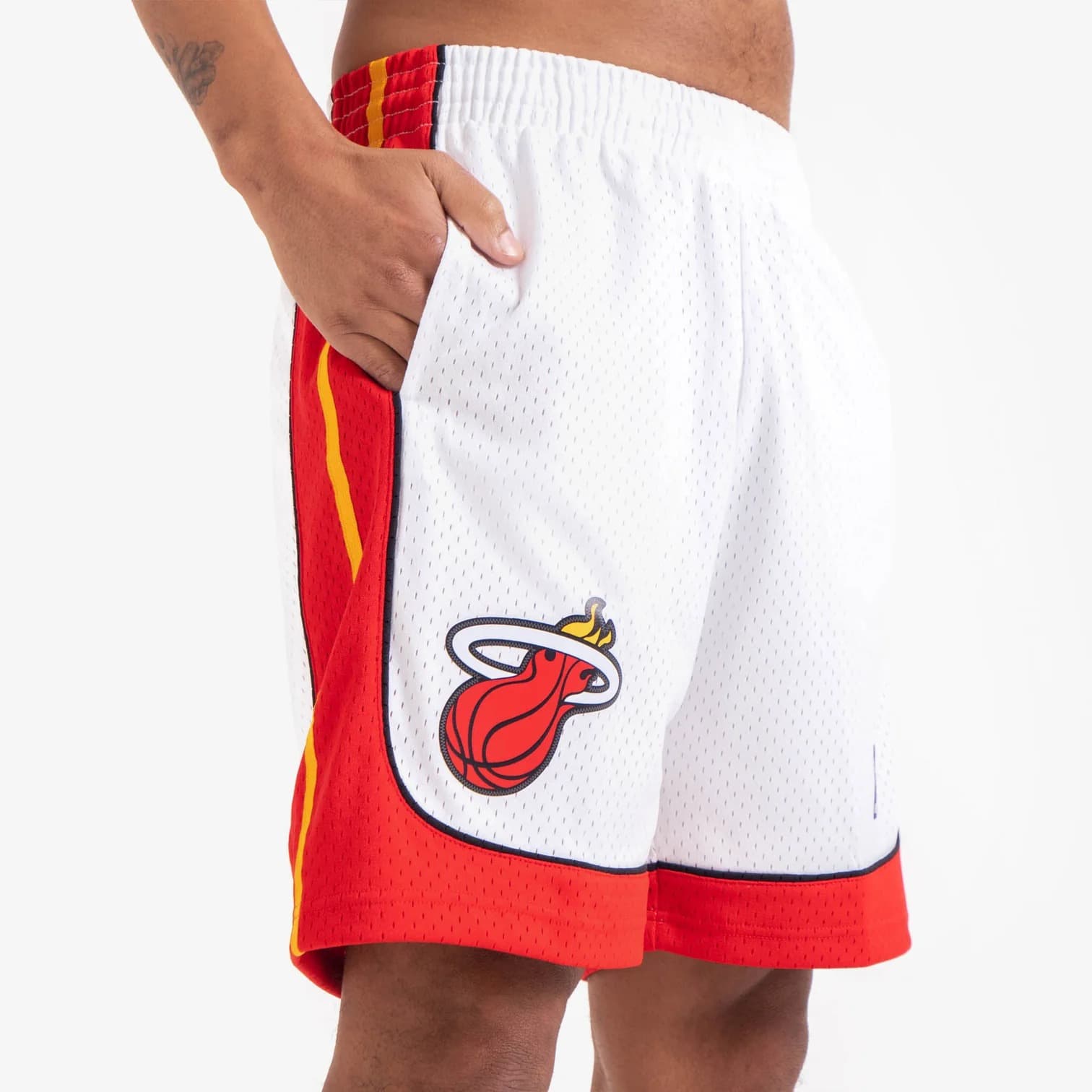 Спортивные шорты Mitchell & Ness Miami Heat 2005-06 Hardwood Classics Throwback Swingman NBA Shorts