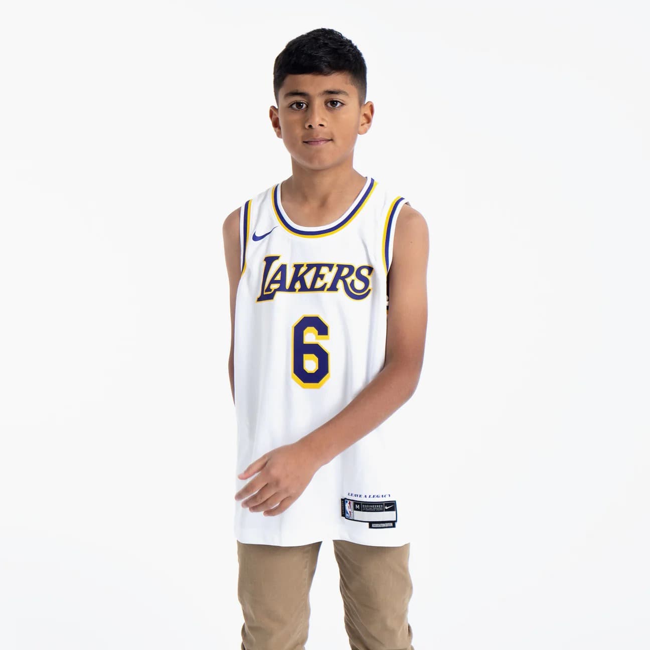 Баскетбольная джерси 2022-23 Los Angeles Lakers LeBron James #23 Youth Swingman Association Edition White Jersey