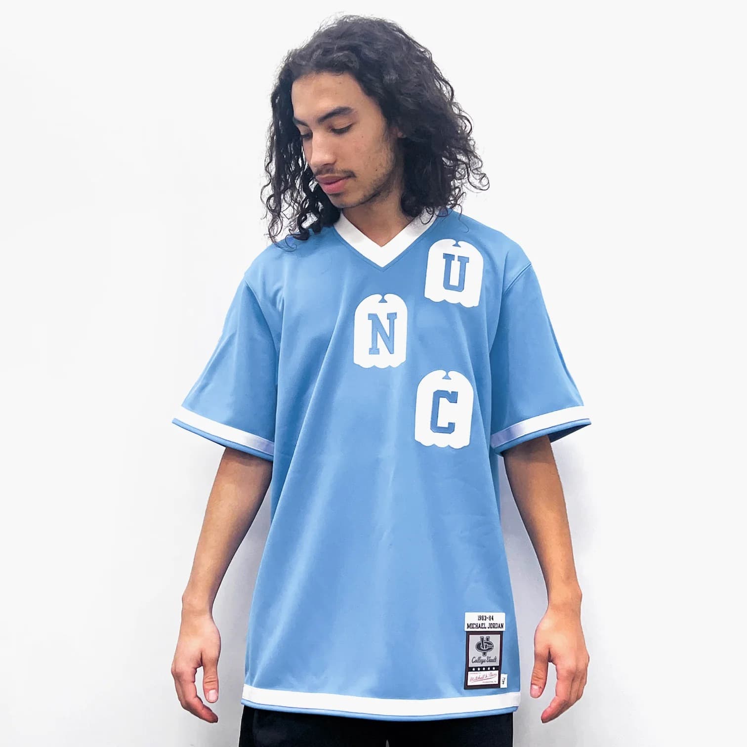 Футболка Mitchell & Ness Michael Jordan North Carolina 1983-84 NCAA Authentic Shooting Shirt