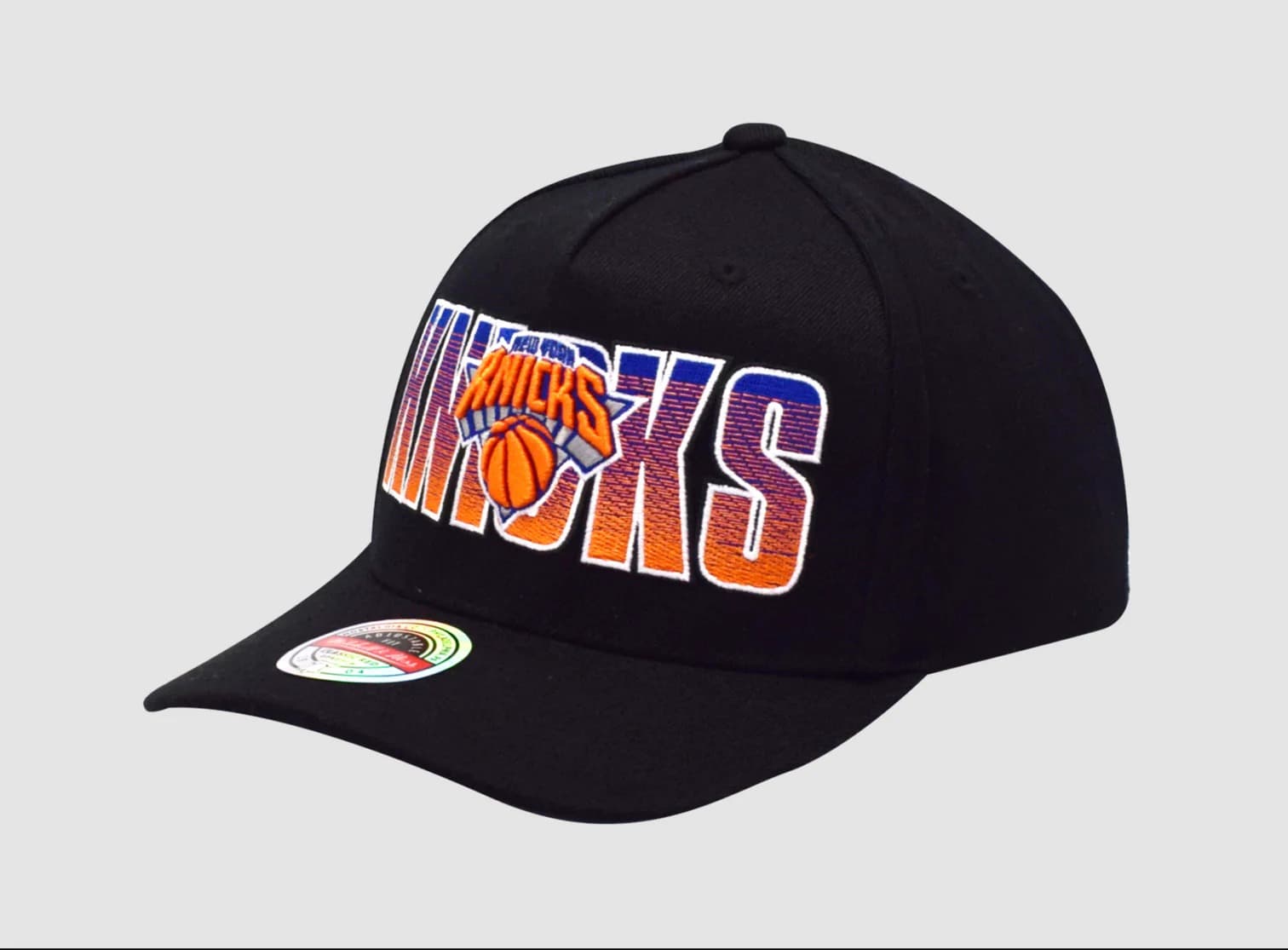 Бейсболка Mitchell & Ness New York Knicks Gradient Classic Stretch NBA Snapback