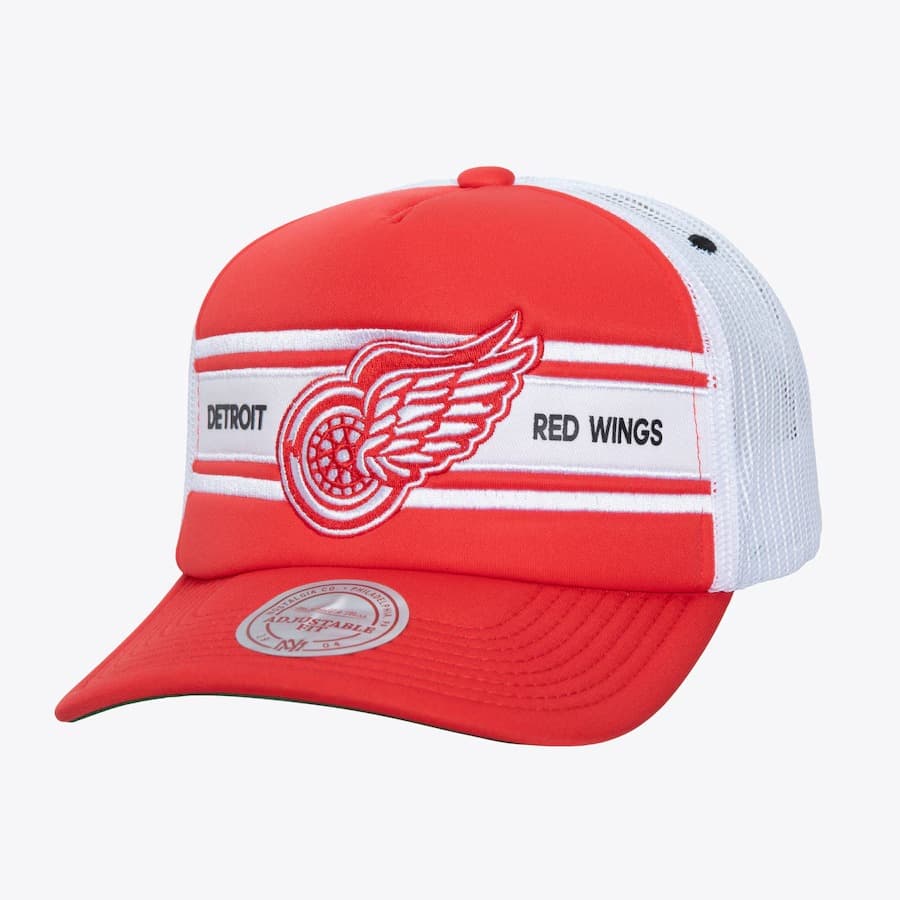 Бейсболка Mitchell & Ness Red Detroit Red Wings Sideline Trucker Snapback Hat