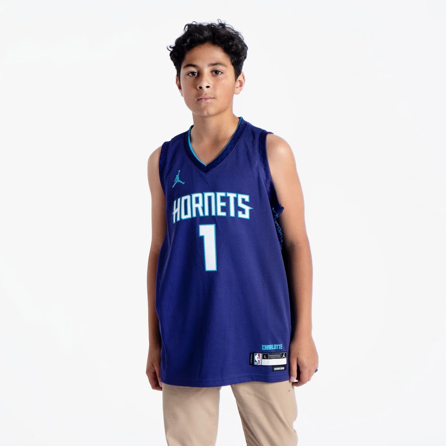 Баскетбольная джерси 2022-23 Charlotte Hornets LaMelo Ball #1 Youth Swingman Statement Edition Purple Jersey