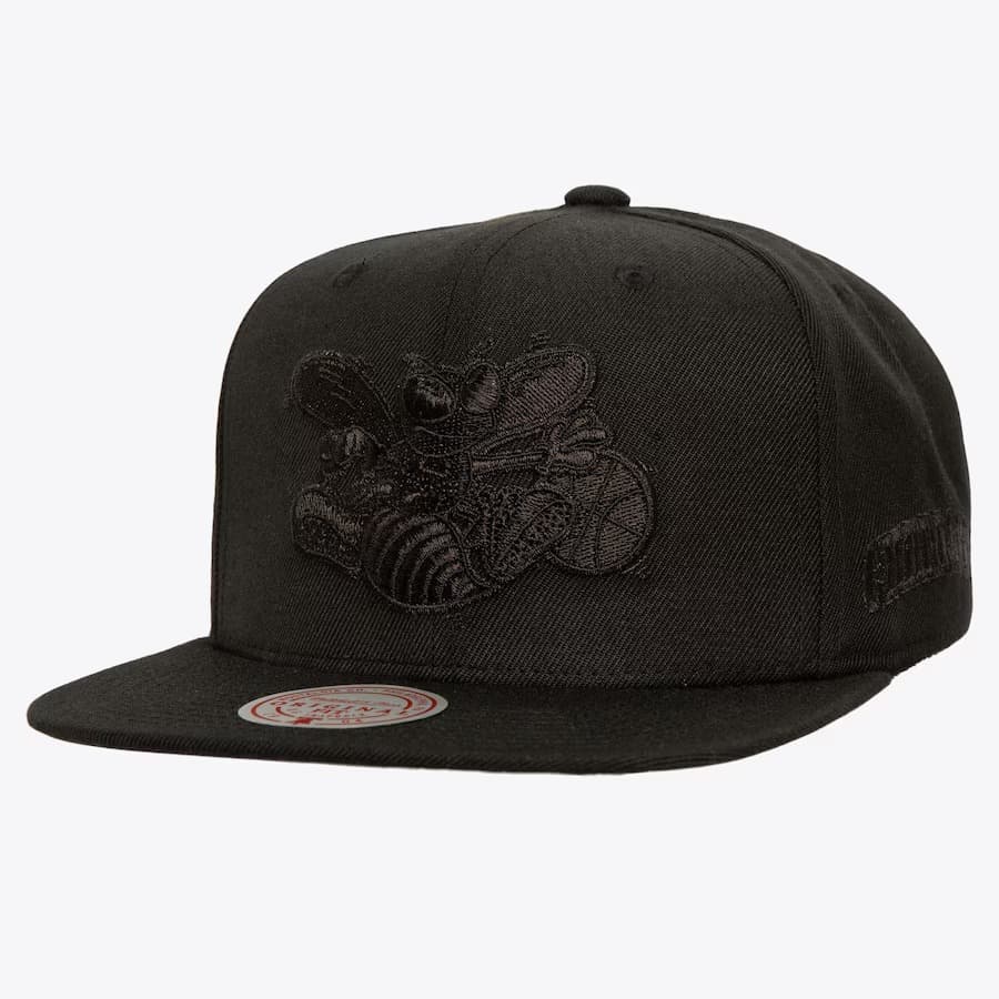 Бейсболка Mitchell & Ness Black Charlotte Hornets Pearl Snapback Hat