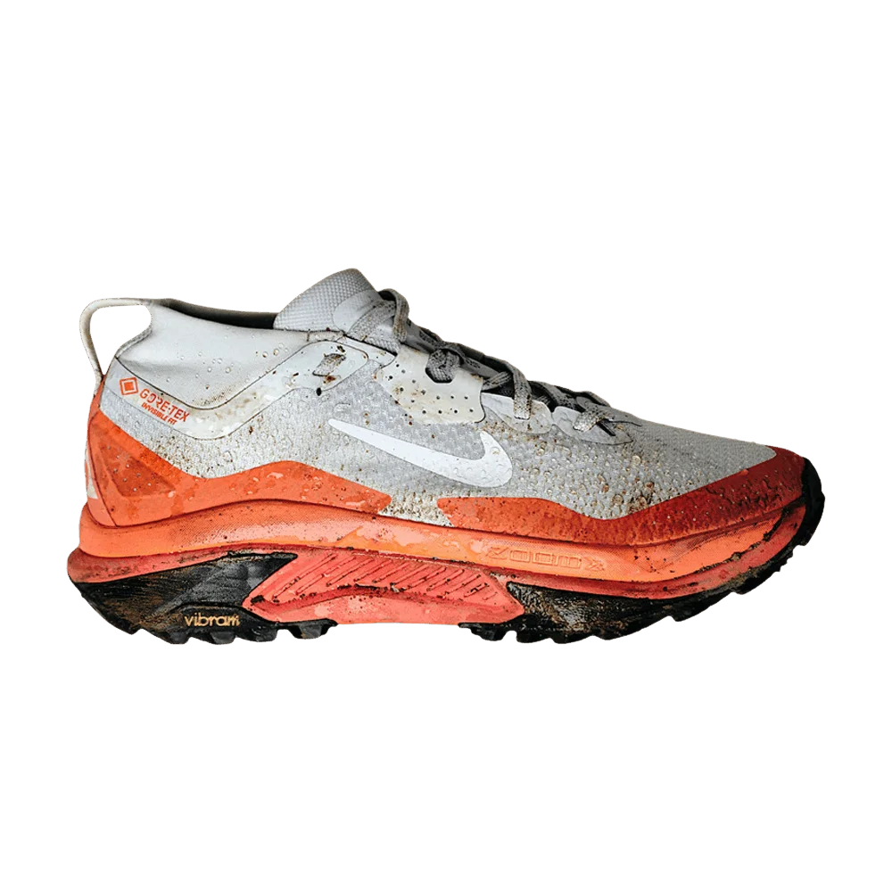 Кроссовки Nike Wmns ACG Zegama Trail GORE-TEX Trail 'Light Silver Safety Orange Black Summit White'