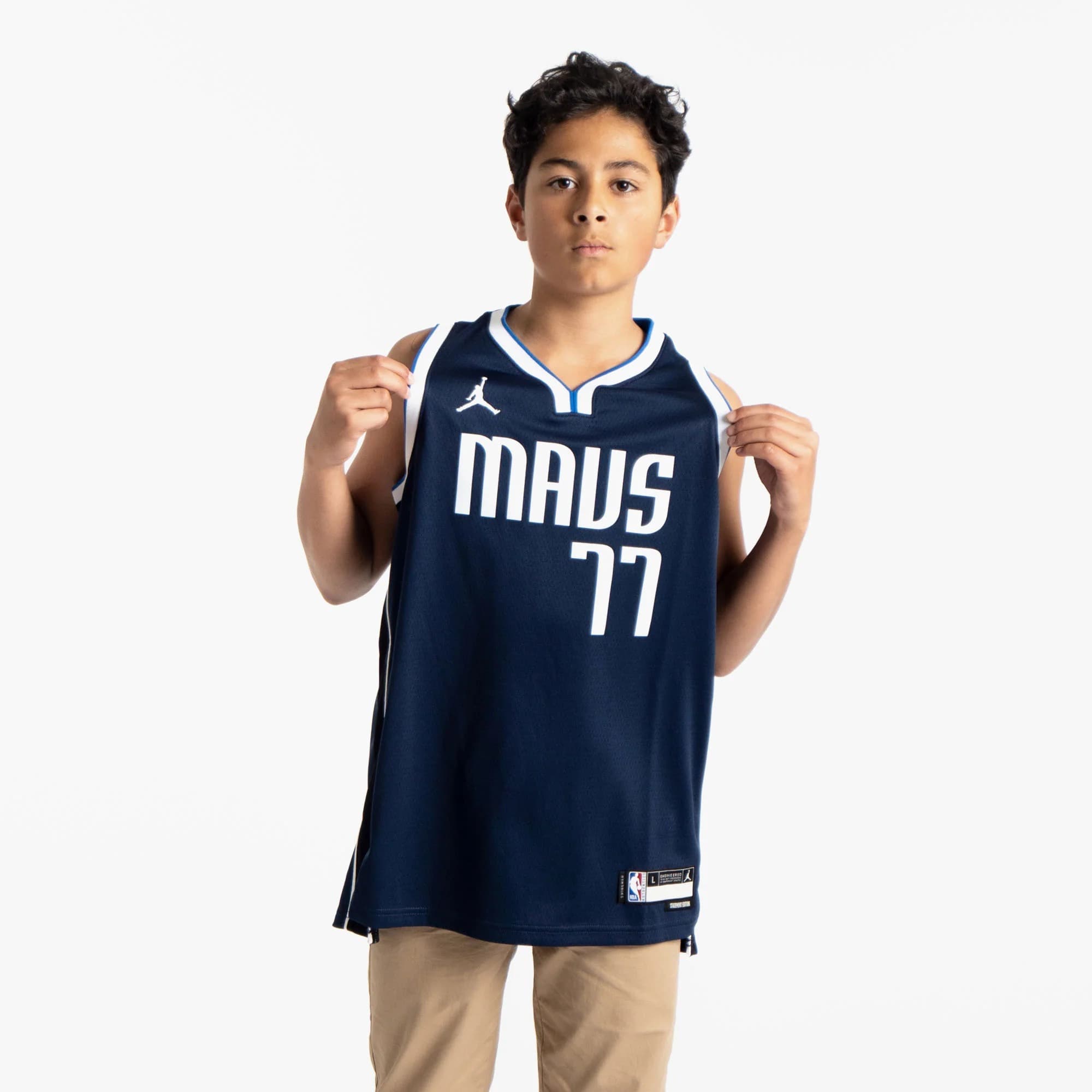 Баскетбольная джерси 2022-2023 Dallas Mavericks Luka Dončić # 77 Youth NBA Swingman Statement Edition Blue Jersey