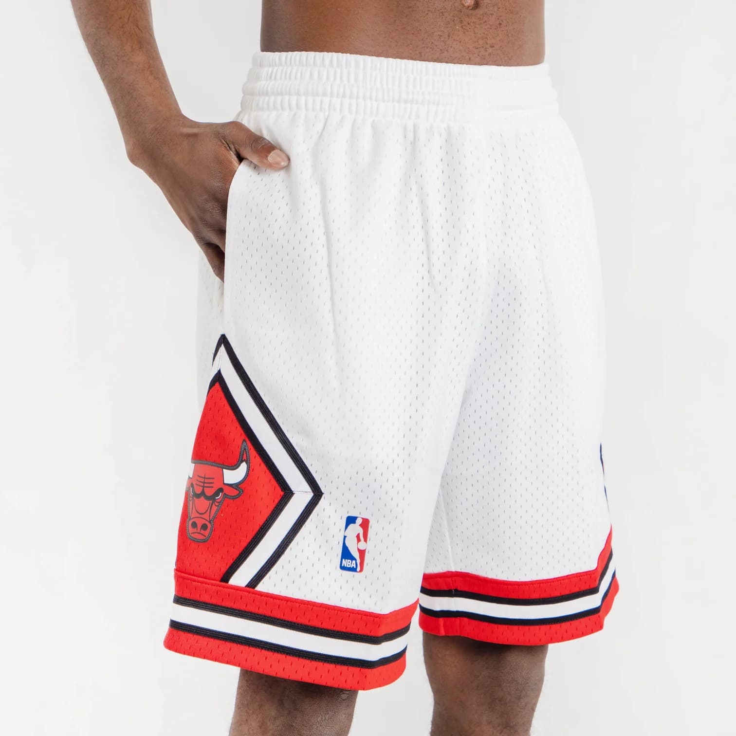 Спортивные шорты Mitchell & Ness Chicago Bulls 1997-98 Hardwood Classics Throwback Swingman NBA Shorts White