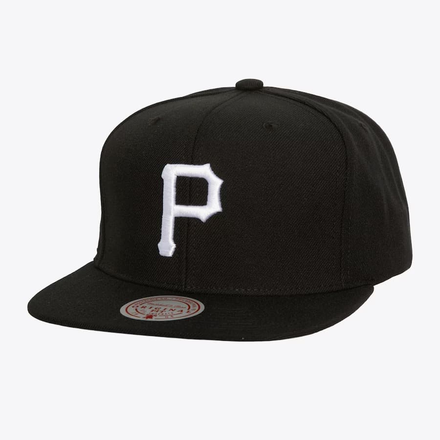 Бейсболка Mitchell & Ness Black White Pittsburgh Pirates Evergreen OG Snapback Hat